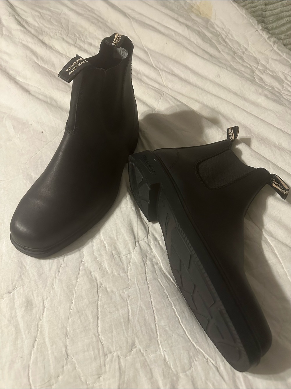 Blundstone Men's Black Chukka Boots - Slip-On Ankle Work Boots - Picture 4 of 9